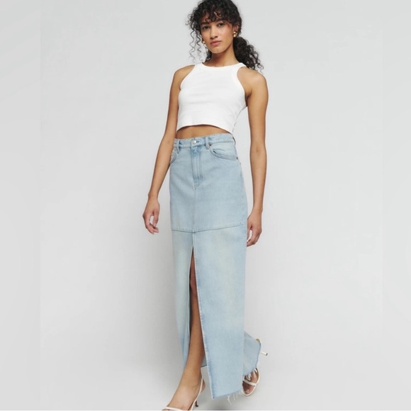 NEW! REFORMATION Tazz Tahoe Light Wash
Denim Maxi Skirt, SIZE 27 1106 - Picture 2 of 9